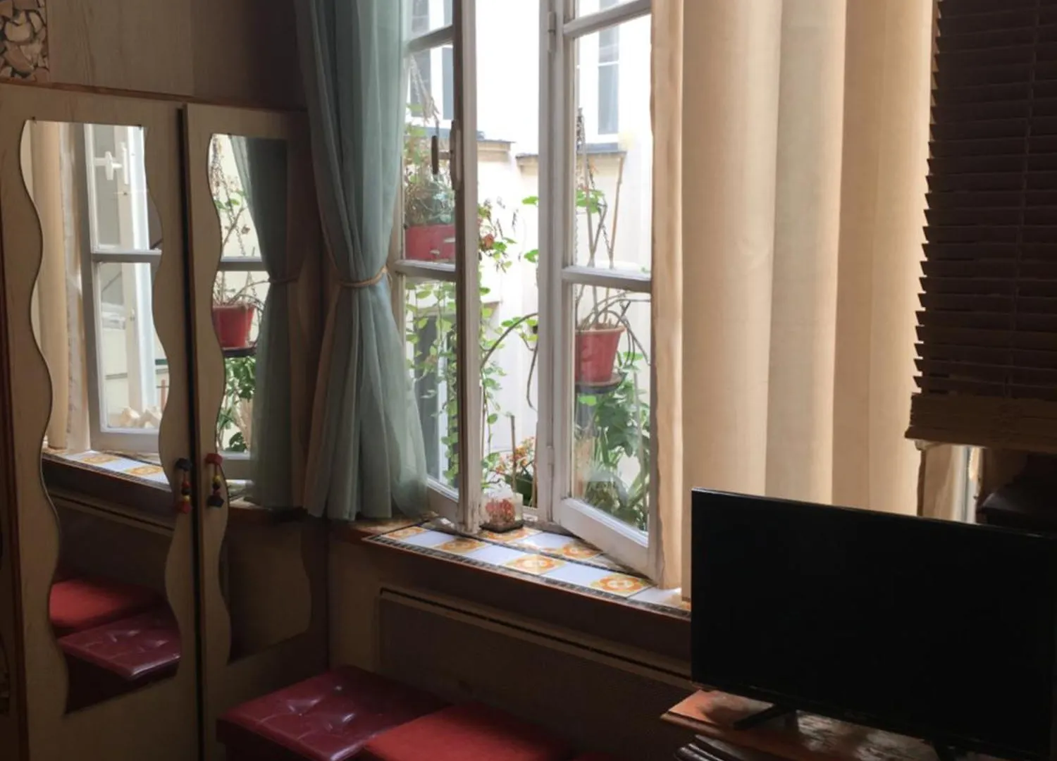 Petit Appartement Au Coeur De Paris 0*,